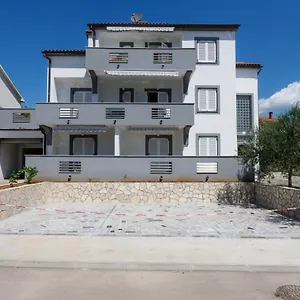 Lacic Apartment